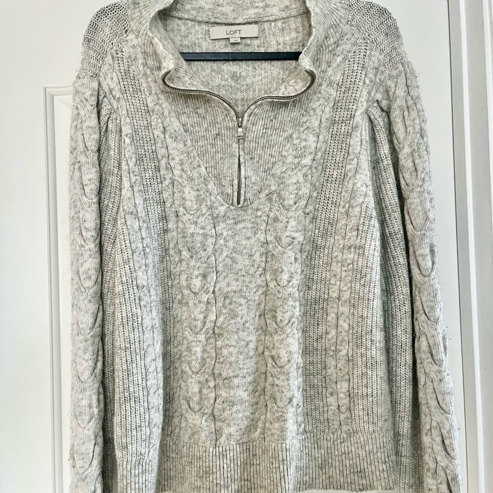 LOFT Light Gray V-Neck Cable Knit Sweater Size L - Picture 2 of 4